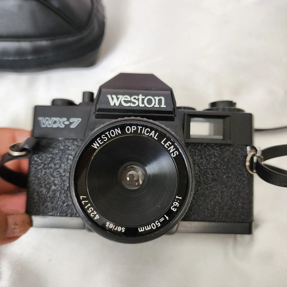 ☘️ Weston WX-7 35mm Film Camera with 50mm f/6.3 Lens and Carrying Case Black